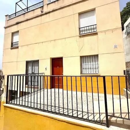 Historic Charm With Terrace And Sea Views Apartamento